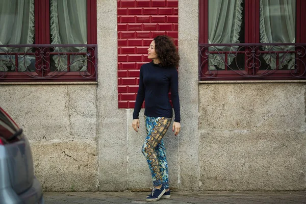 Young Asian Woman Leggings Sneakers Porto Street Portugal — Stock Photo, Image