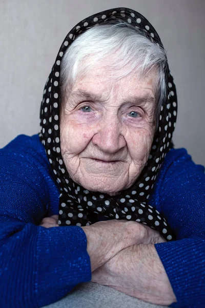 Närbild Porträtt Äldre Kvinna Rysk Mormor — Stockfoto