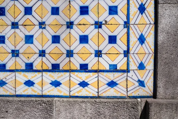 Традиционные Старые Стены Плитки Улице Португальской Окрашены Оловянной Глазурью Azulejos — стоковое фото