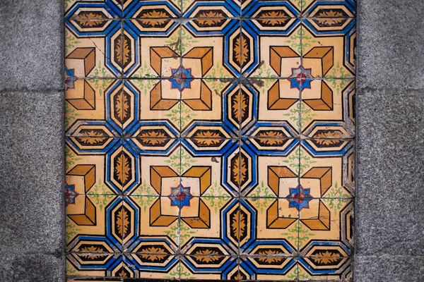 Traditionell Gammal Kakel Vägg Gatan Portugisiska Målade Tenn Glaserade Azulejos — Stockfoto