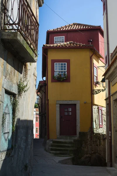 Portugal May 2020 Empty Streets Porto 在因眼镜蛇 19型病毒大流行而实施了两个月的检疫后 葡萄牙正逐步开始解除对该疾病的限制 — 图库照片