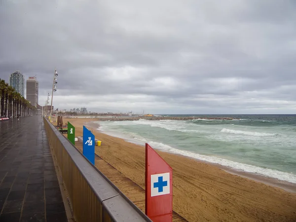 Barcelona, İspanya - Nisan 11, 2018:image Barcelona beach