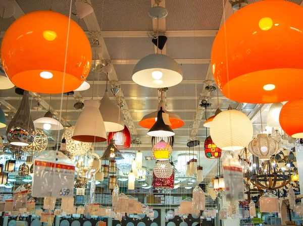 Modern ışıklar mağaza — Stok fotoğraf