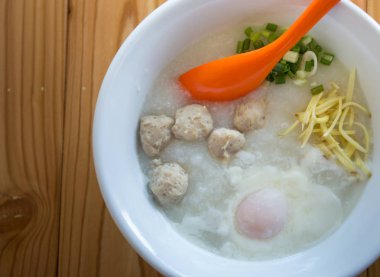 Yumurtalı domuz lapası