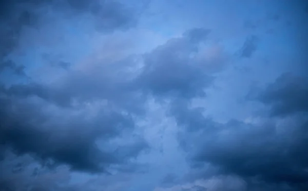 Blue rain clouds — Stock Photo, Image