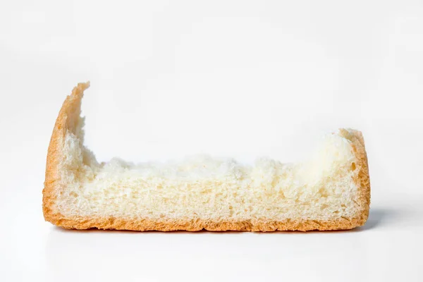 흰색 바탕에 찢어진 빵 — 스톡 사진