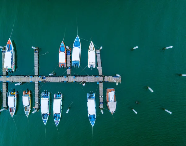 Luchtfoto van de marine station jachten in Pattaya Thailand — Stockfoto