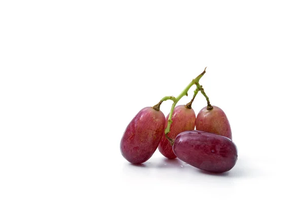Куча винограда, выделенного на белом — стоковое фото