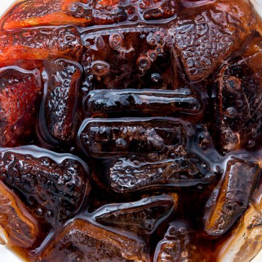 meşrubat plastik kap içinde