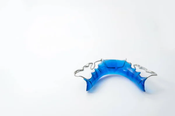 Hållare tandreglering utrustning på vit bakgrund — Stockfoto