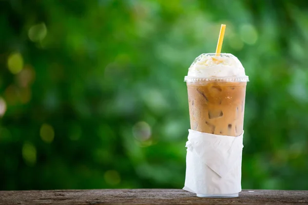 Caffè freddo con panna montata — Foto Stock