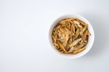 Kızarmış küçük balık.