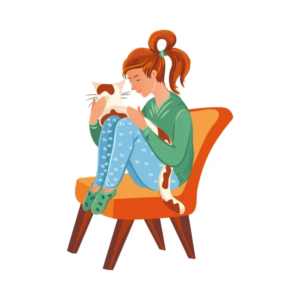 Leuk meisje zittend op de oranje fauteuil met de kat. Vector kleurrijke illustratie in cartoon stijl — Stockvector