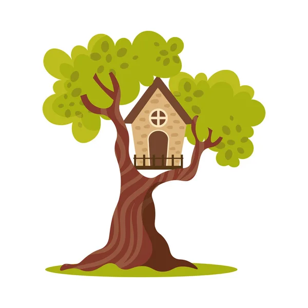 Linda pequeña casa del árbol con una ventana. Ilustración vectorial en estilo plano de dibujos animados — Vector de stock