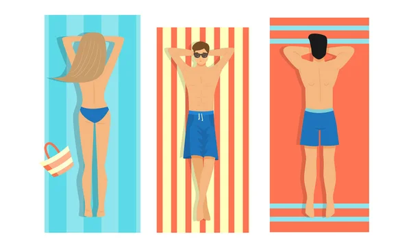 Donne e uomini in costume da bagno prendere il sole in vacanza vettoriale illustrazione — Vettoriale Stock