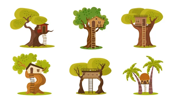 Conjunto de diferentes casas de madeira em árvores troncos ilustração vetorial — Vetor de Stock