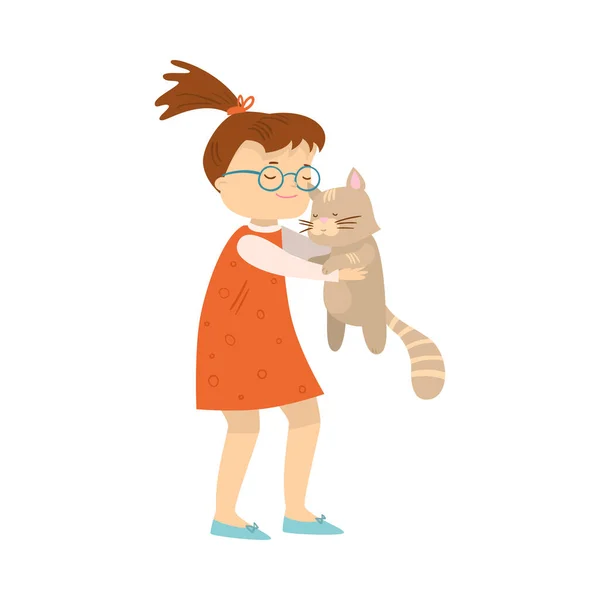 Girl holding her grey cat pet in hands vector illustration — 图库矢量图片