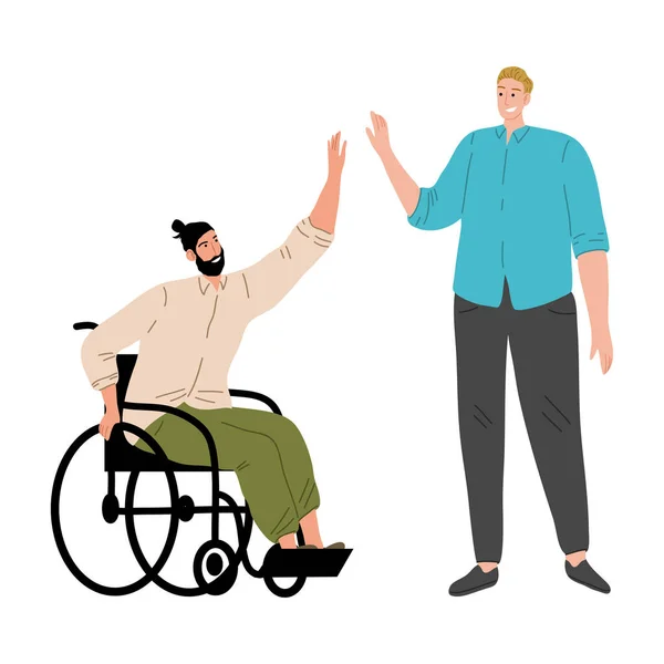 Feliz sorrindo homem deficiente sentado em uma cadeira de rodas e cumprimentos amigo com uma mão. Ilustração vetorial em estilo de desenho animado plano . — Vetor de Stock