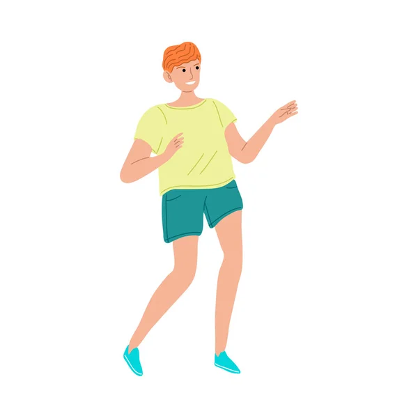 Усміхнений рудий хлопчик у спортивному одязі грає на відкритому повітрі Векторні ілюстрації — стоковий вектор