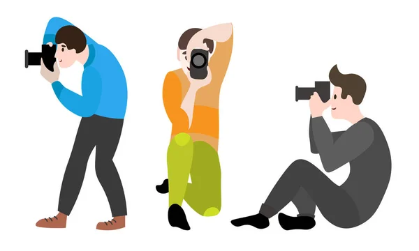 Set aus verschiedenen männlichen und weiblichen Fotografen in unterschiedlichen Action-Posen. Vektor-Illustration im flachen Cartoon-Stil. — Stockvektor