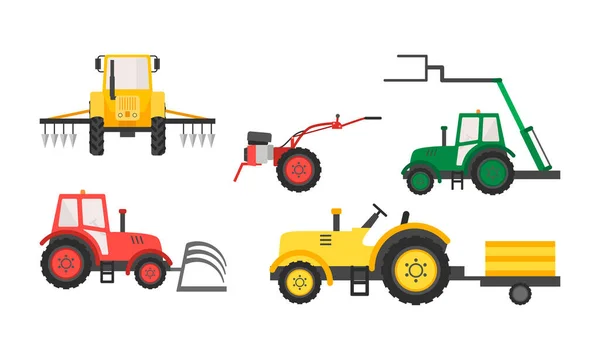 Dessiné à la main différents types de machines agricoles sur fond blanc — Image vectorielle
