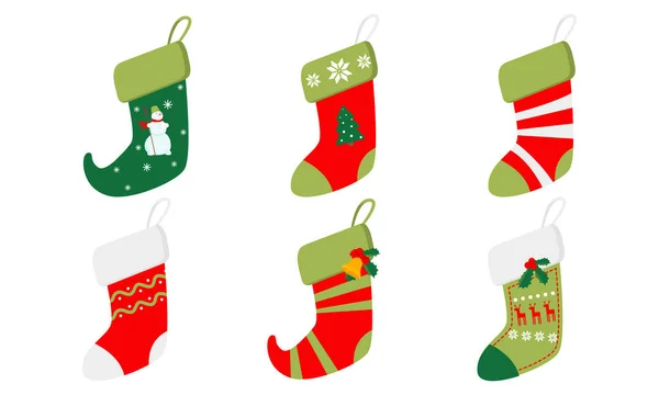 Jul och nyår semester traditionella färgglada strumpor med semester mönster — Stock vektor