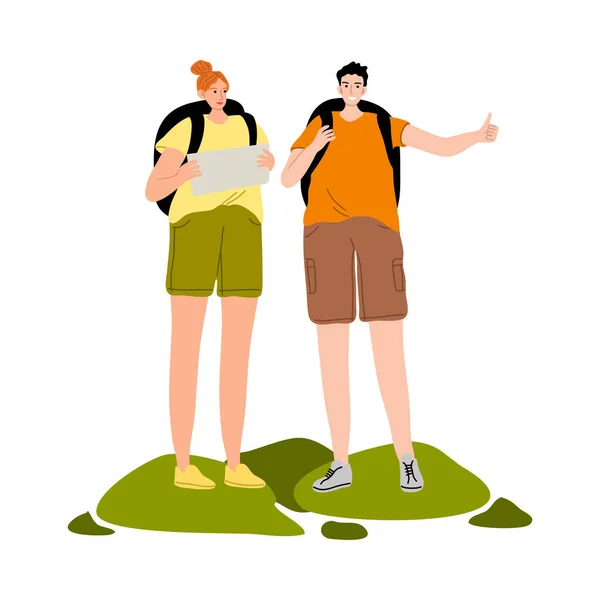 Giovani viaggiatori con zaini in piedi, autostop e guardando la mappa — Vettoriale Stock