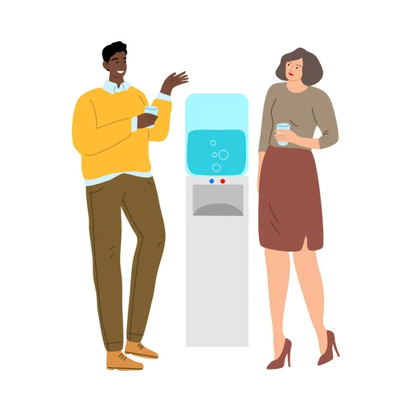 Милая пара молодых мужчин и женщин пьют воду из холодильника. Векторная иллюстрация в стиле мультфильма . — стоковый вектор