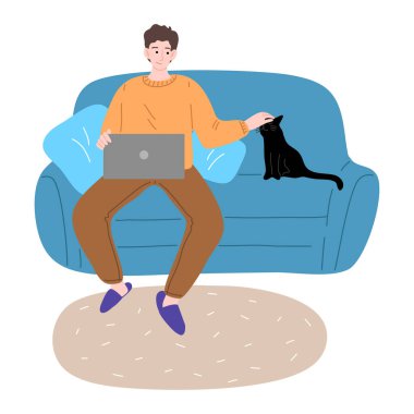 Mavi kanepede oturan siyah kediyle evde çalışan serbest çalışan genç bir adam. Çizgi film tarzında vektör illüstrasyonu.