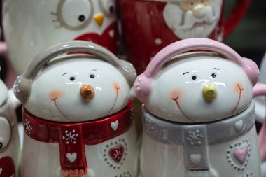 Kardan adam şeklinde bir Noel kupası.