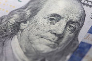  100 dolarlık banknot parçası