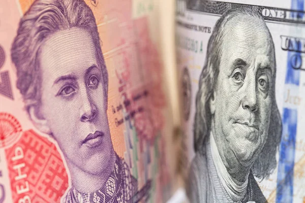 100 Dollar 200 Hryvnia Banknote Franklin Lesya Ukrainka Confrontation — стокове фото