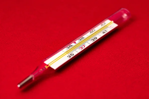 Thermometer menunjukkan suhu bahaya — Stok Foto © mr_Brightside 1936409