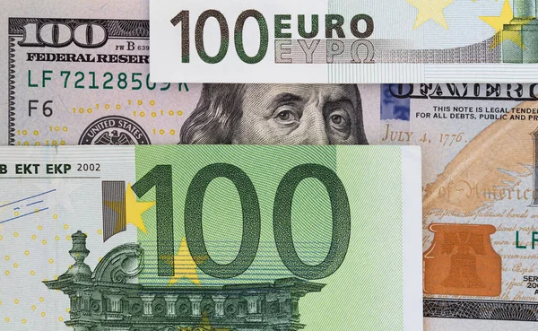 Benjamin Franklin Przeglądający 100 Banknotów Euro — Zdjęcie stockowe