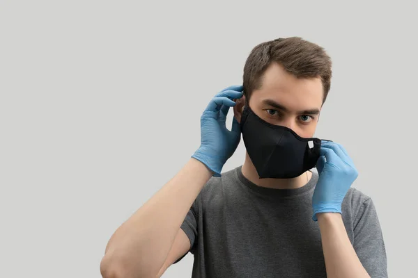 Junge Europäische Mann Trägt Maske Gegen Das Coronavirus Covid Mann — Stockfoto