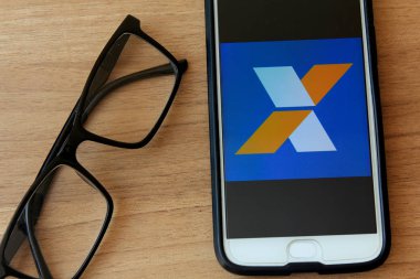 Rio de Janeiro, Brezilya - 22 Aralık 2019: Caixa Economica Federal logosu mobil ekranda. Brezilya 'da bir devlet finans kurumu.