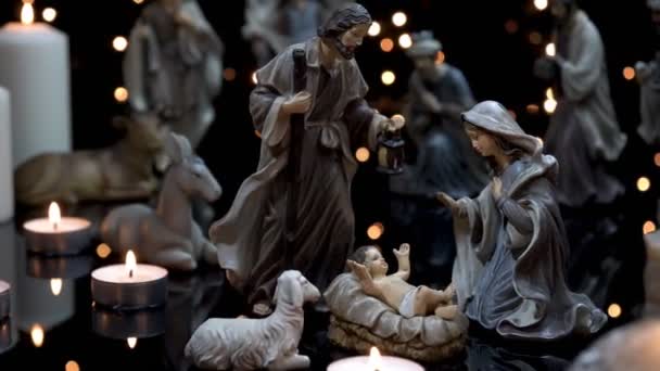 Belén pesebre de Navidad con velas luces — Vídeo de stock