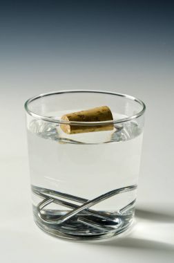 Fizik. Suda ağır ve hafif nesneler.