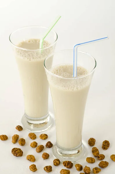 Erdmandelmilch. horchata de chufa. — Stockfoto