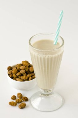 Kaplan fındık süt. horchata de chufa.