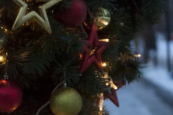 Ano Novo Ornamentos Bolas Guirlanda Feriado Pinho Natal Abeto Vermelho — Fotografia de Stock