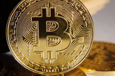 Makro yakın çekim sembolik Bitcoin sikke