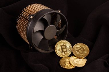 Aygıt ve bazı altın sikke kar madencilik veya çikolatalı Bitcoin