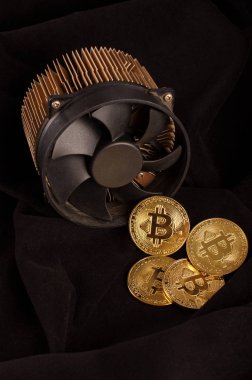 Aygıt ve bazı altın sikke kar madencilik veya çikolatalı Bitcoin