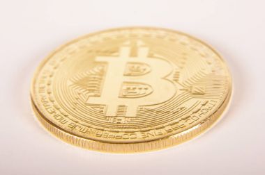 Altın sikke üzerinde t izole Bitcoin Kripto para birimi sembolü olarak
