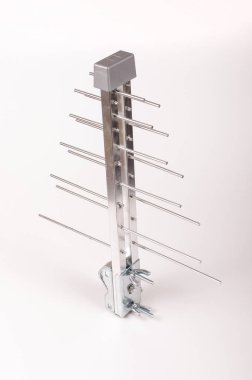 Beyaz arka plan üzerinde izole Uhf tv için günlük periyodik anten