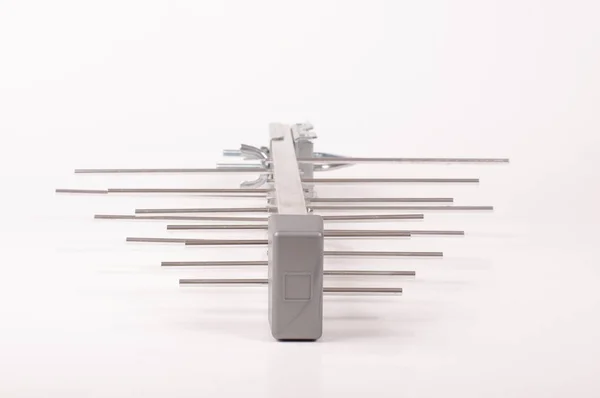 Log antenna periodica per UHF tv isolato sullo sfondo bianco — Foto Stock