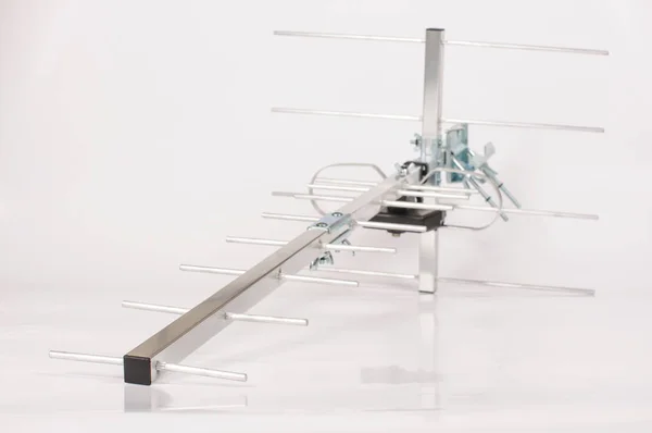 Yagi Uda 안테나 Uhf tv 흰색 배경에 고립에 대 한 — 스톡 사진