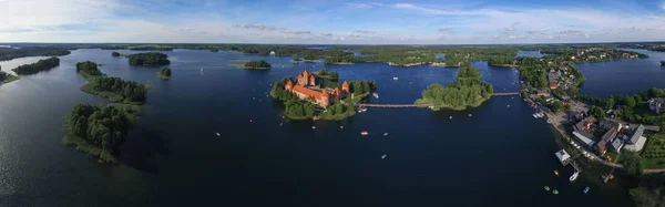 Тракайский островной замок в Тракае, Литва. Вид с воздуха . — стоковое фото