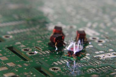 Rf elektronik bileşenler ESD kıvılcım